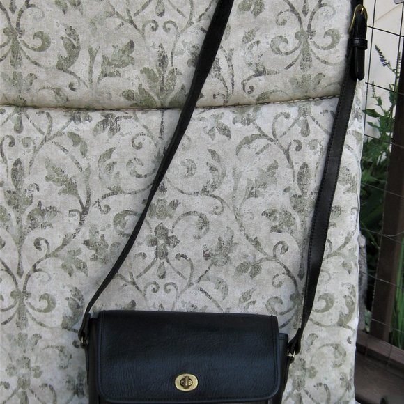 Quality leather black Cross body shoulder bag - Picture 2 of 8